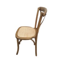 Location chaise bistrot en bois à dos croisé – détail