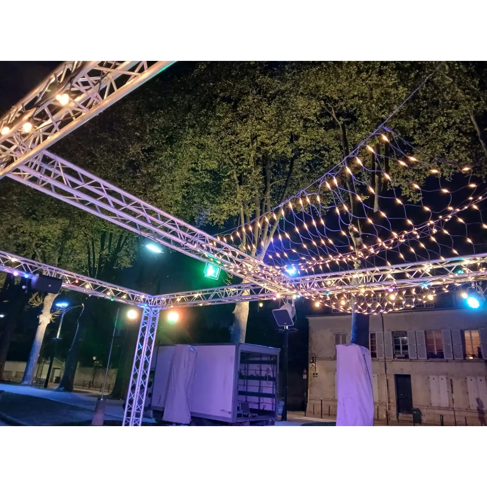 Prestation Installation scénique, éclairage et sonorisation pour événement de restauration