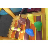 Location structure gonflable bouncer westerne obstacles – détail